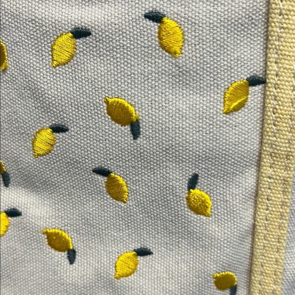 Madden Girl | Lemon Print Mini Tote w/ Charms, Wristlet and Crossbody Strap 🍋 - Picture 7 of 13